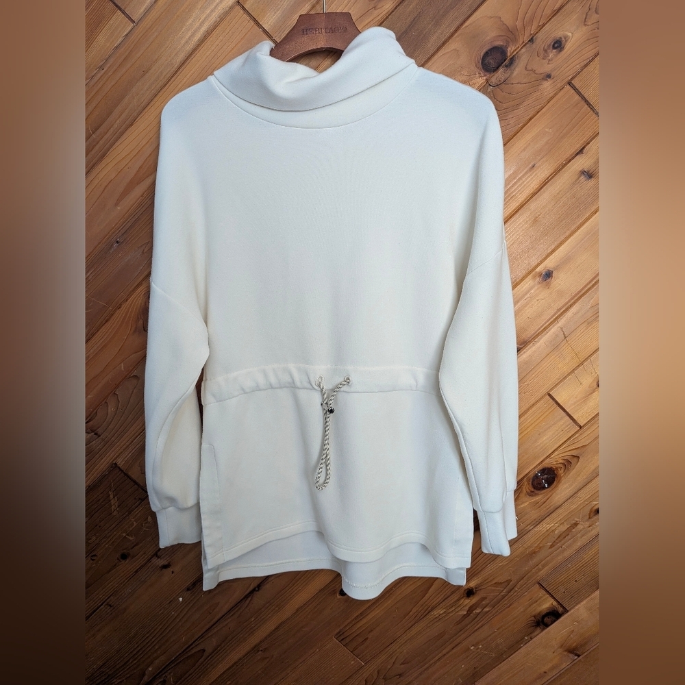 Varley Cream Varley Freya Funnel Neck Sweatshirt Size Medium - Picture 2 of 7